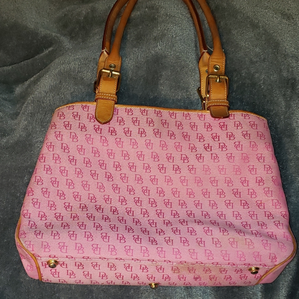 Dooney and Bourke Handbag 👜